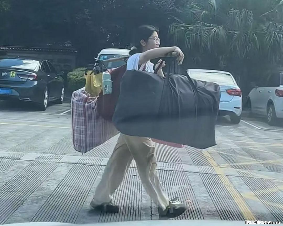 全网追的“扁担女孩”，找了一份暑假工，时薪12元 - 柳州生活资讯 - 柳州28生活网 liuzhou.28life.com